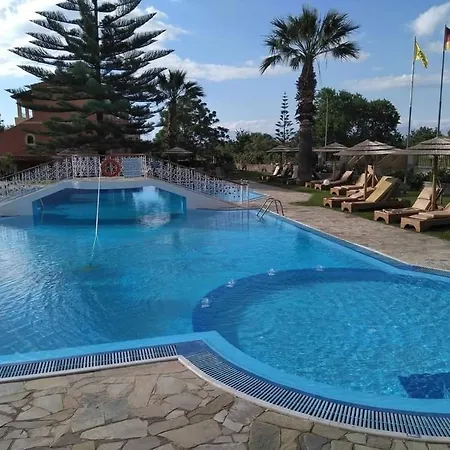 Hellens Village Hotel de apartamente *